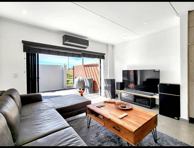 2 BEDROOM TOWNHOUSE FOR SALE IN SANDOWN